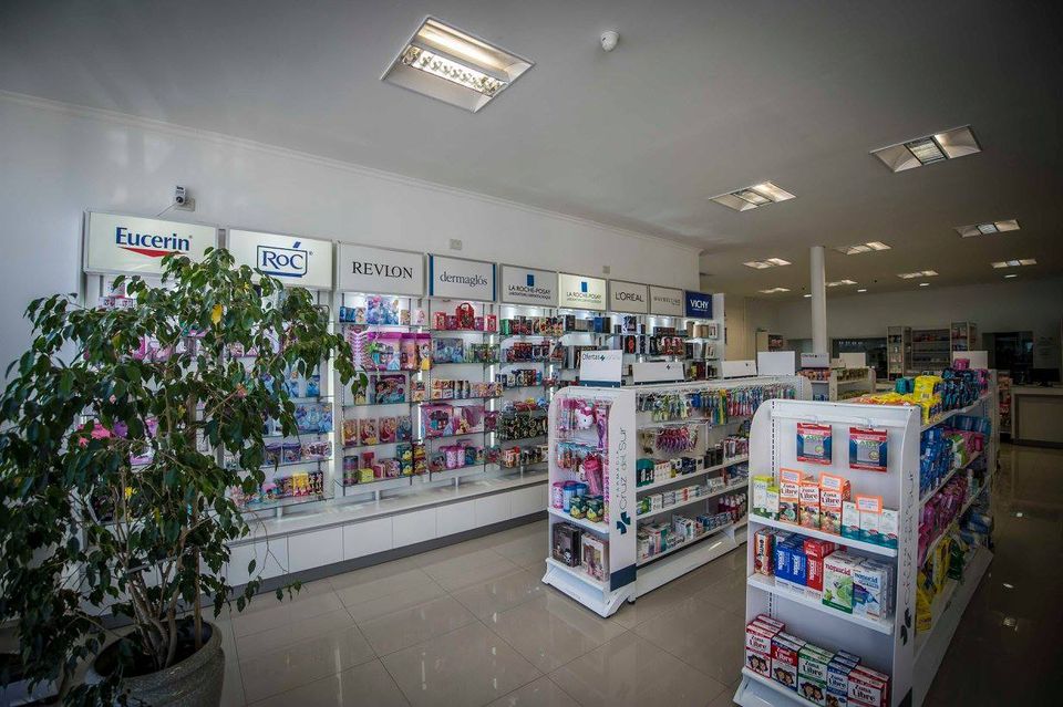 farmacia cruz del sur.jpg